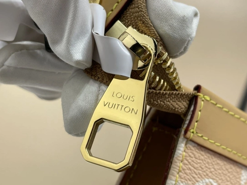 LV Clutch Bags 4365I-0222