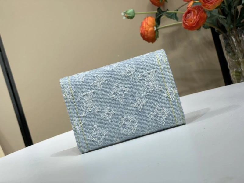 LV Wallets 4365I-0289