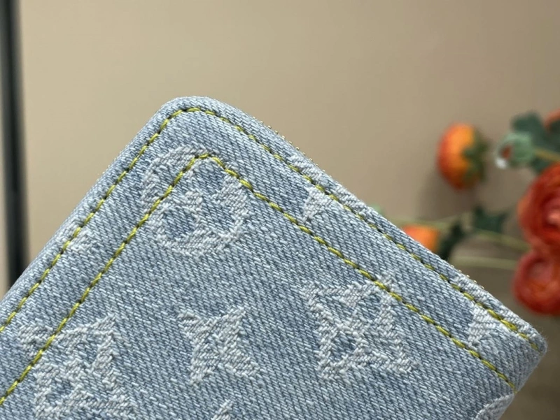 LV Wallets 4365I-0290