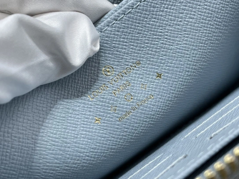 LV Wallets 4365I-0291