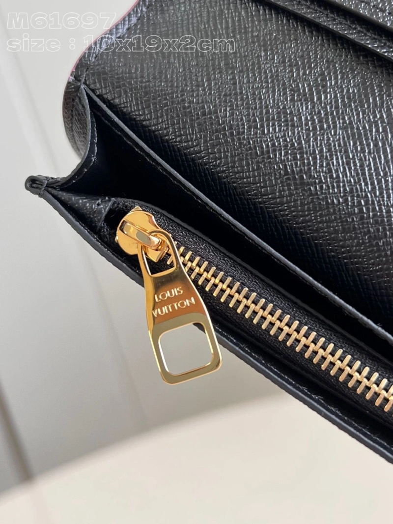 LV Wallets 4365I-0422