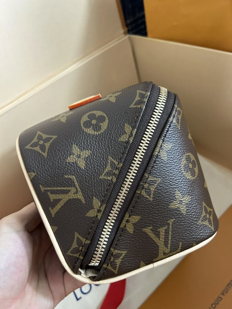 LV Cosmetic Bags 4365I-0573