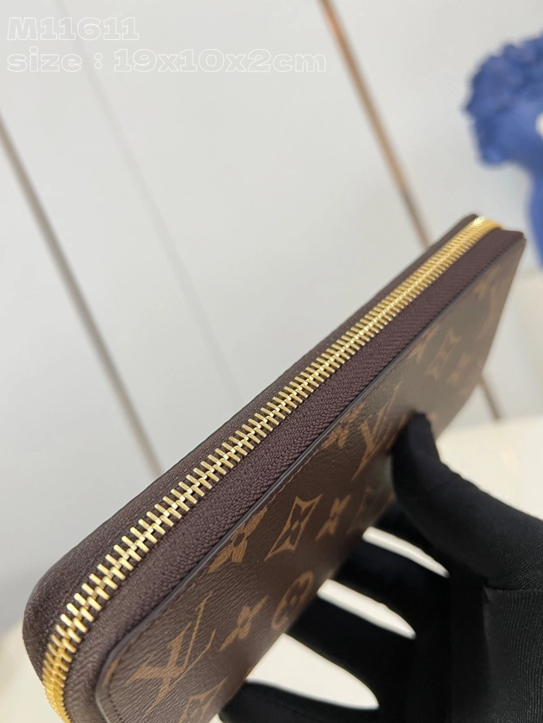 LV Wallets 4365I-0668