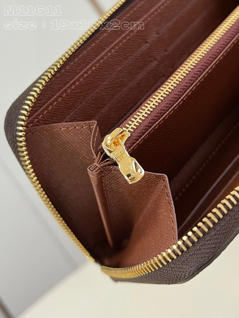 LV Wallets 4365I-0668