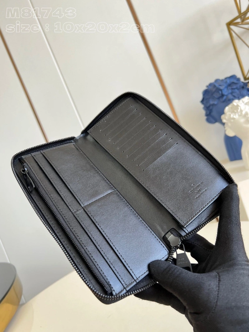 LV Wallets 4365I-0712