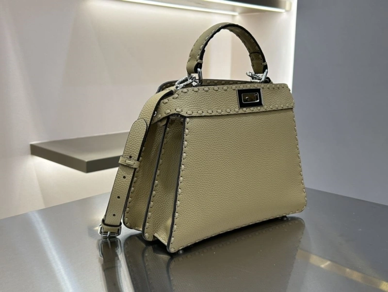 Fendi Top Handle Bags 4370-0002