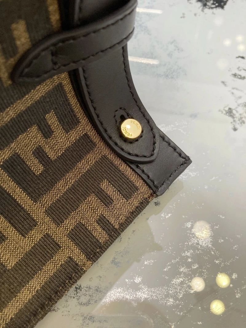 Fendi Shopping Bags 4370-0012