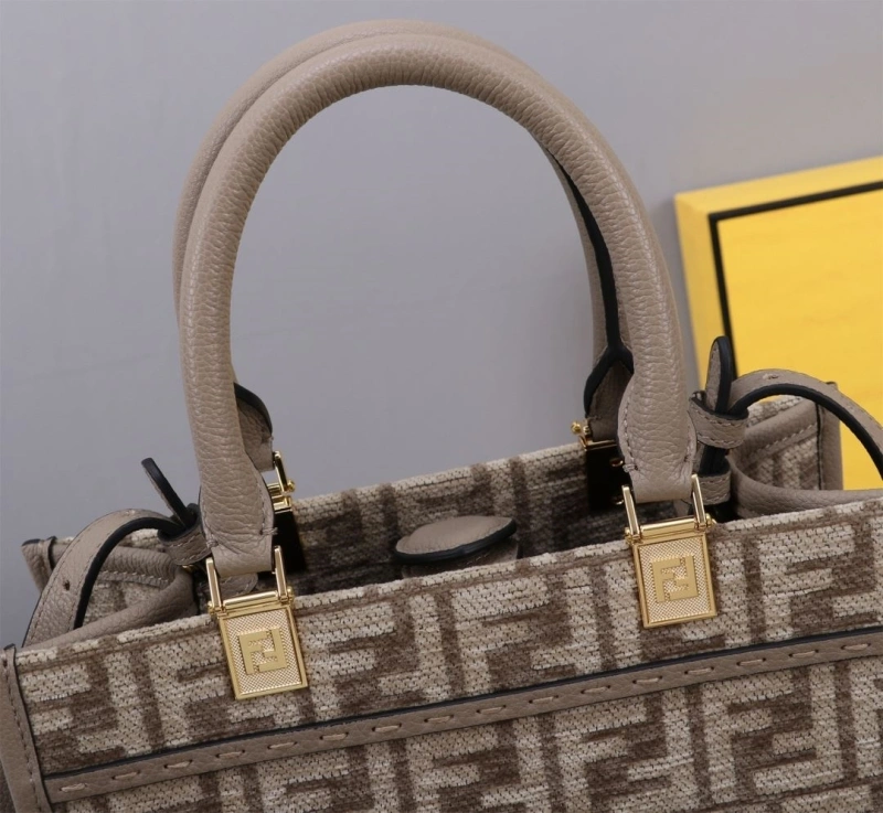 Fendi Shopping Bags 4370-0021