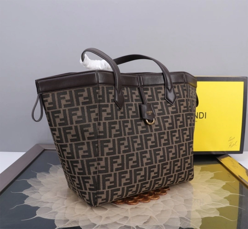 Fendi Shopping Bags 4370-0056