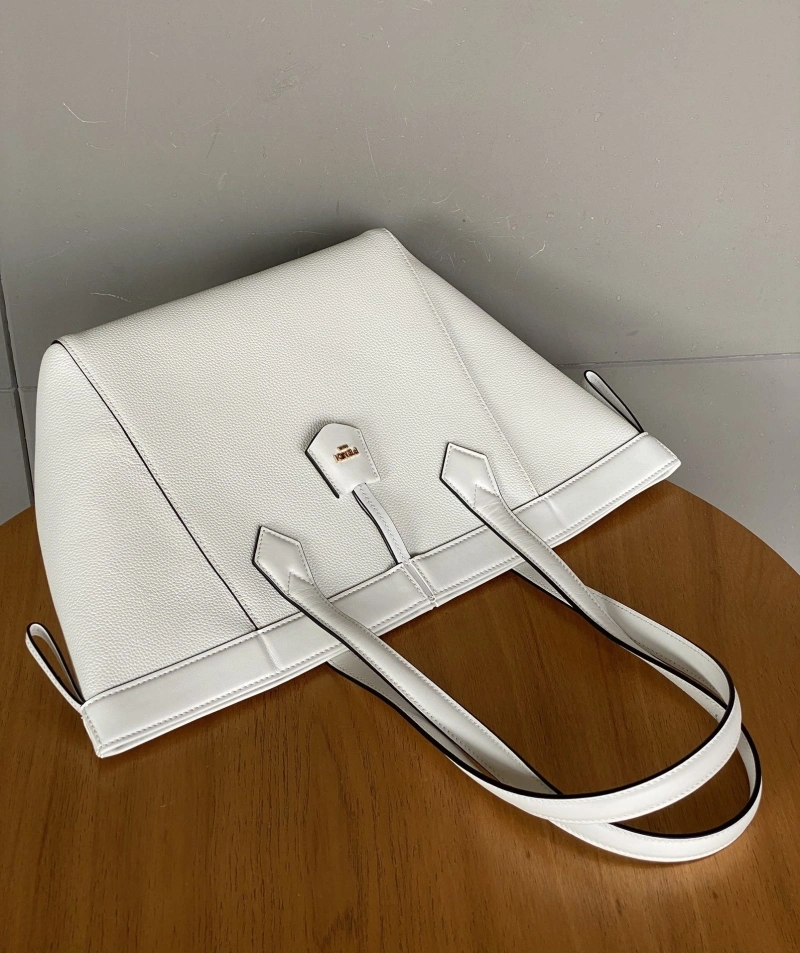 Fendi Shopping Bags 4370-0071