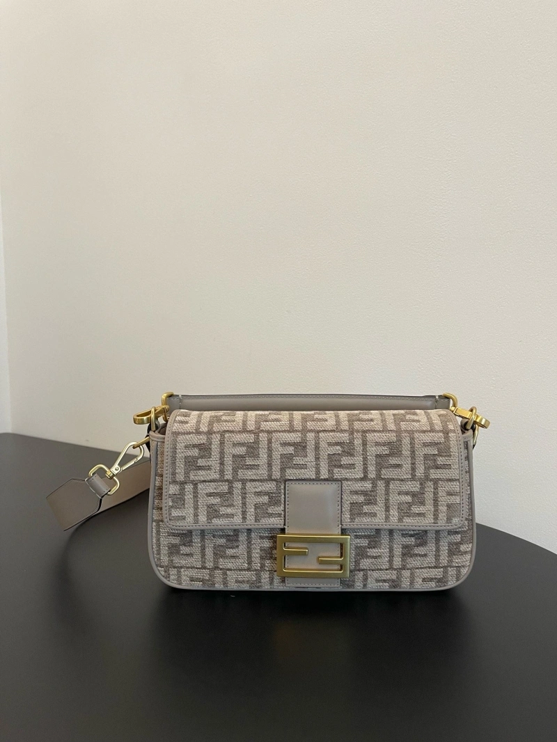 Fendi Satchel Bags 4370-0090