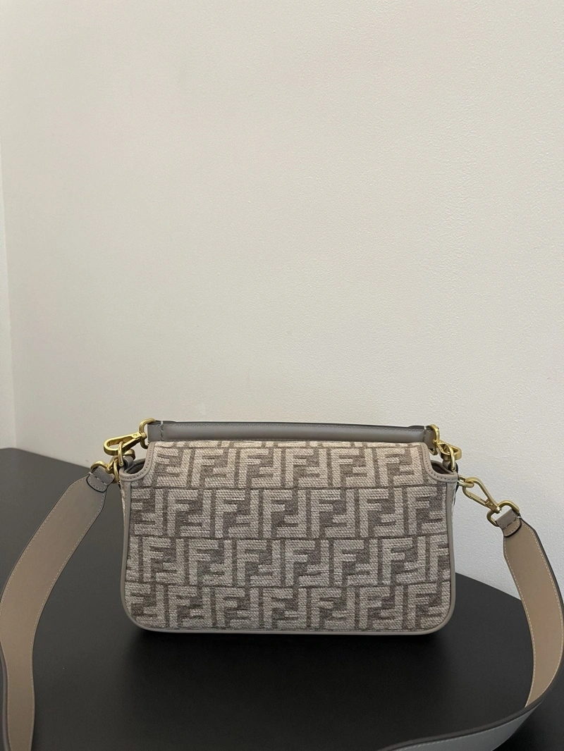Fendi Satchel Bags 4370-0090