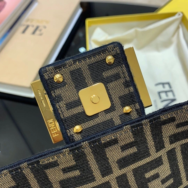 Fendi Baguette Bags 4370-0106