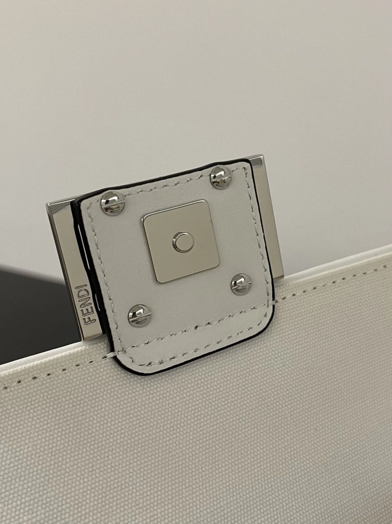 Fendi Baguette Bags 4370-0121