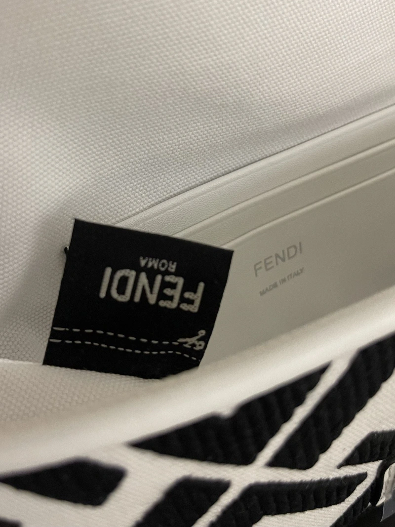 Fendi Baguette Bags 4370-0121