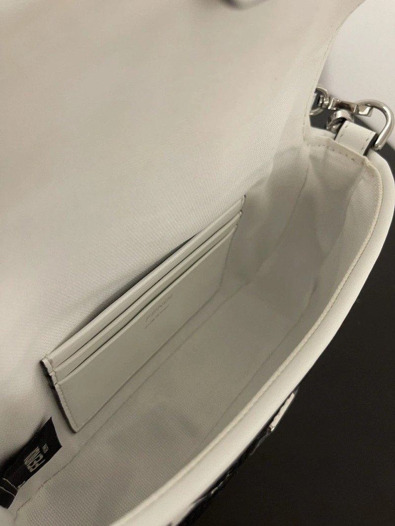 Fendi Baguette Bags 4370-0121