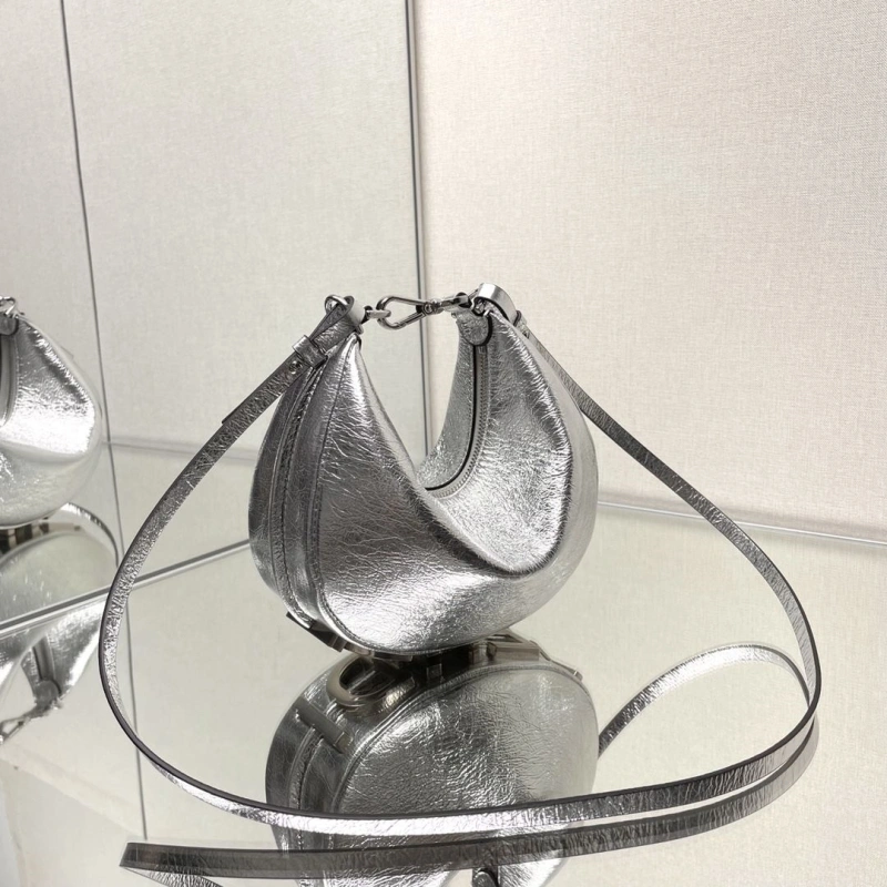 Fendi Satchel Bags 4370-0151