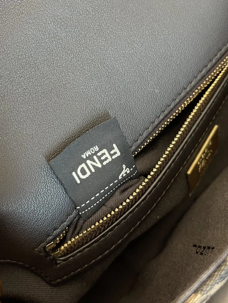 Fendi Baguette Bags 4370-0211