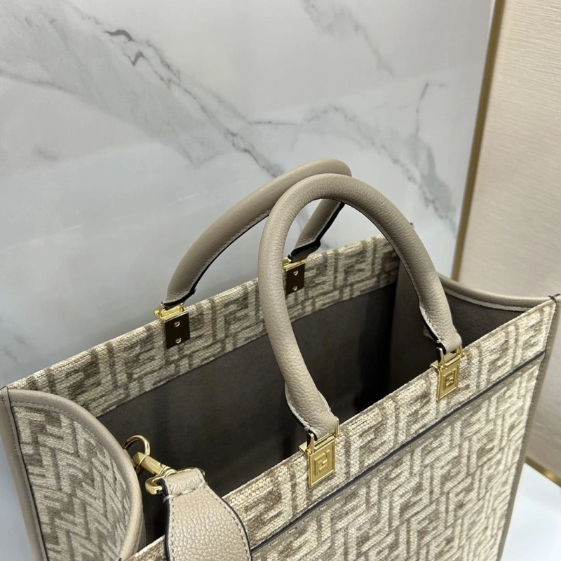 Fendi Shopping Bags 4370-0264