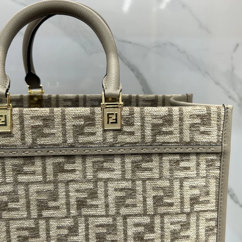 Fendi Shopping Bags 4370-0264