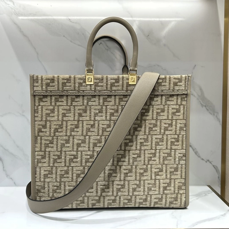 Fendi Shopping Bags 4370-0265