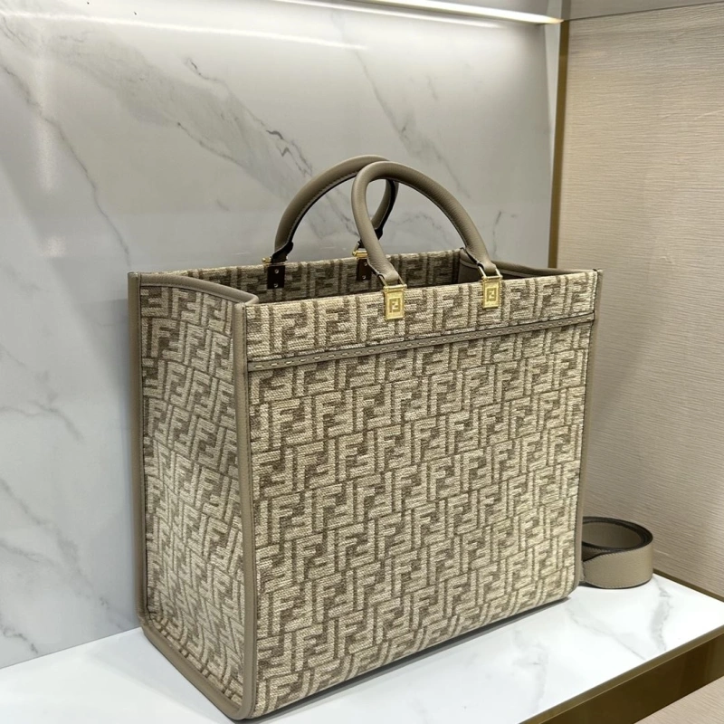 Fendi Shopping Bags 4370-0265