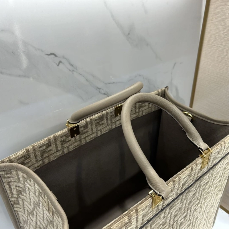 Fendi Shopping Bags 4370-0265