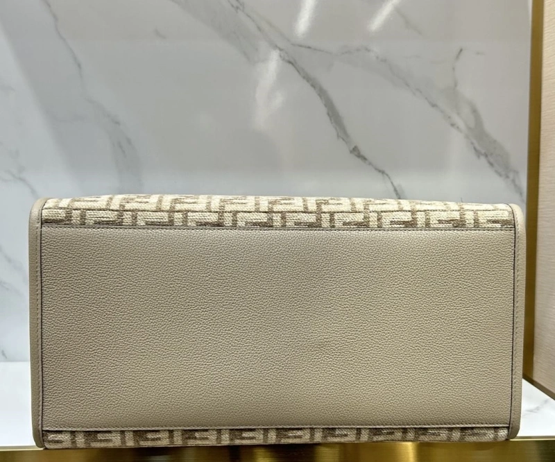 Fendi Shopping Bags 4370-0265