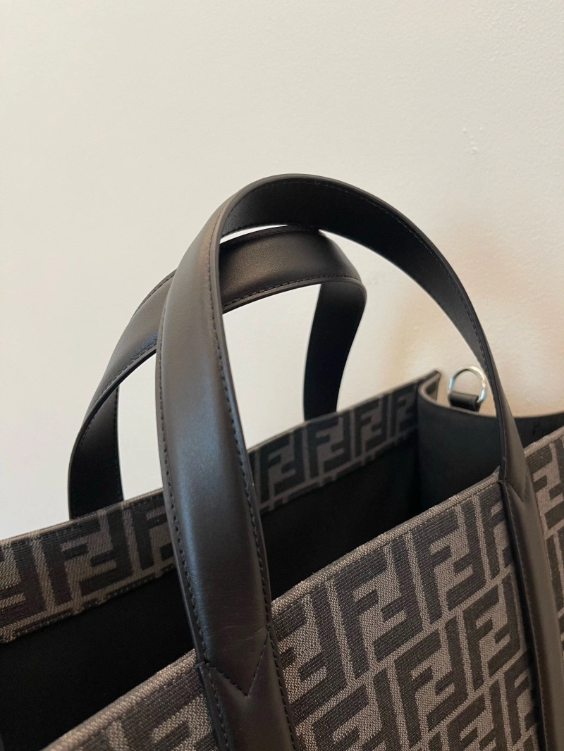 Fendi Shopping Bags 4370-0286
