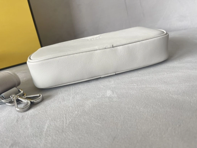 Fendi Clutch Bags 4370-0293