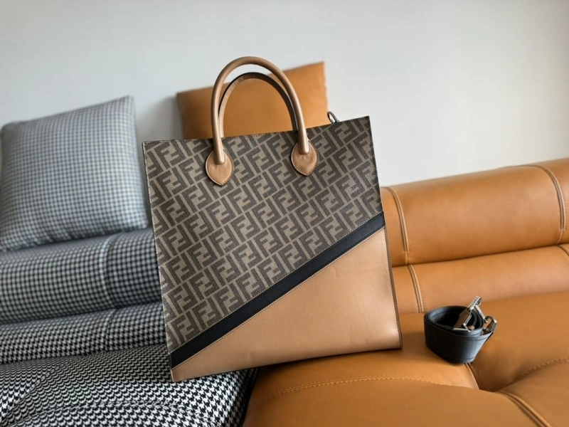 Fendi Shopping Bags 4370-0300