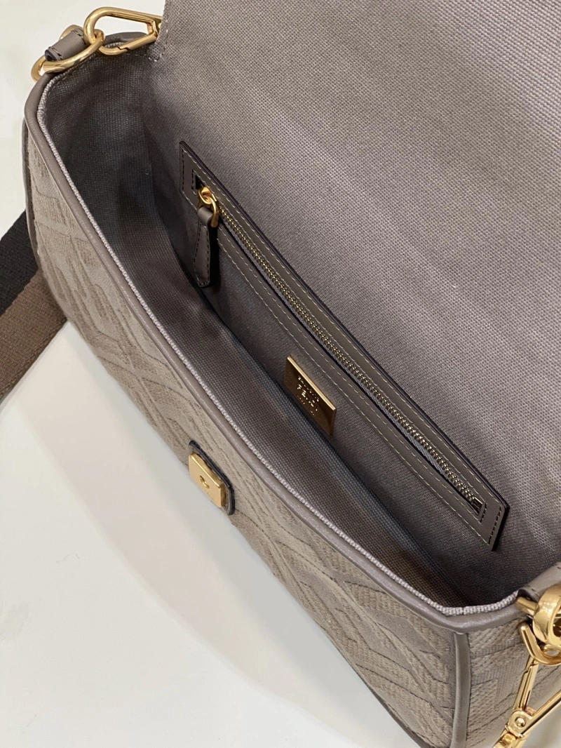 Fendi Baguette Bags 4370-0325