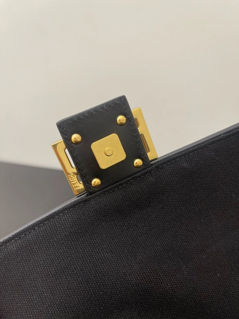 Fendi Baguette Bags 4370-0327