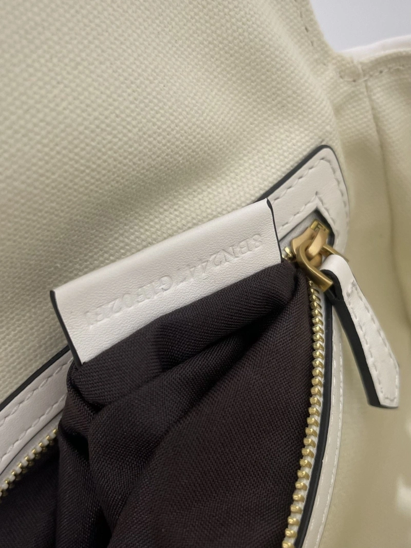 Fendi Baguette Bags 4370-0328