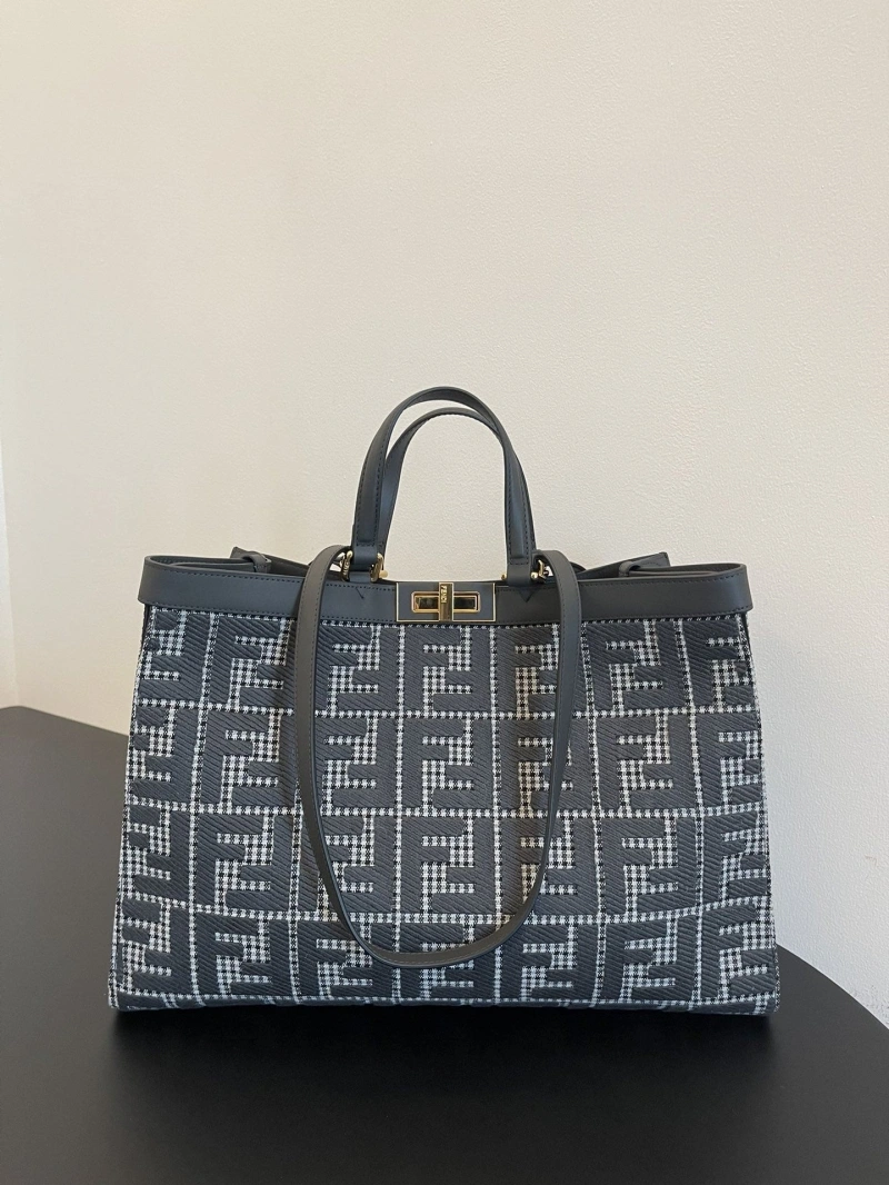 Fendi Shopping Bags 4370-0331