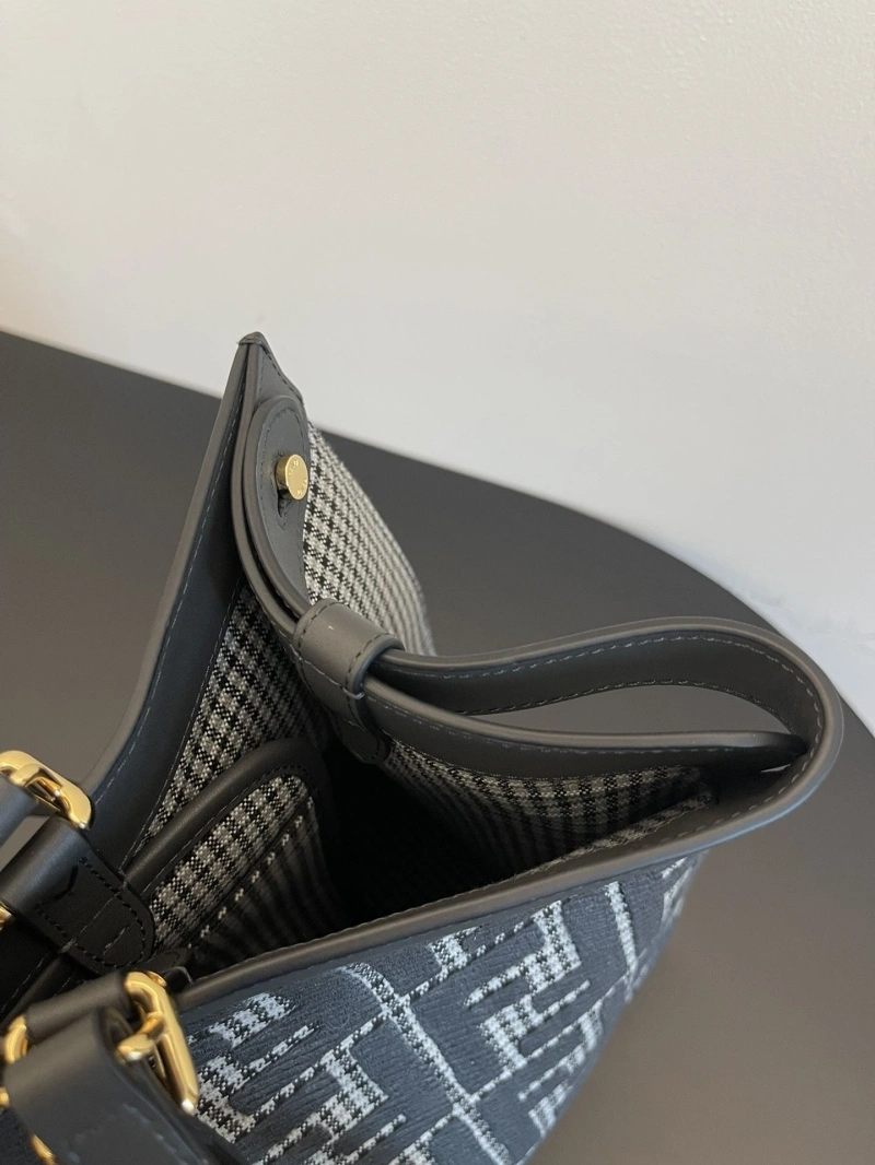 Fendi Shopping Bags 4370-0331