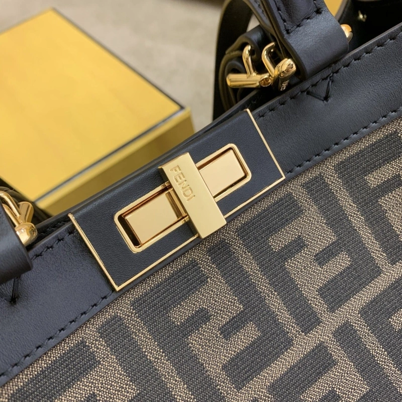 Fendi Shopping Bags 4370-0335