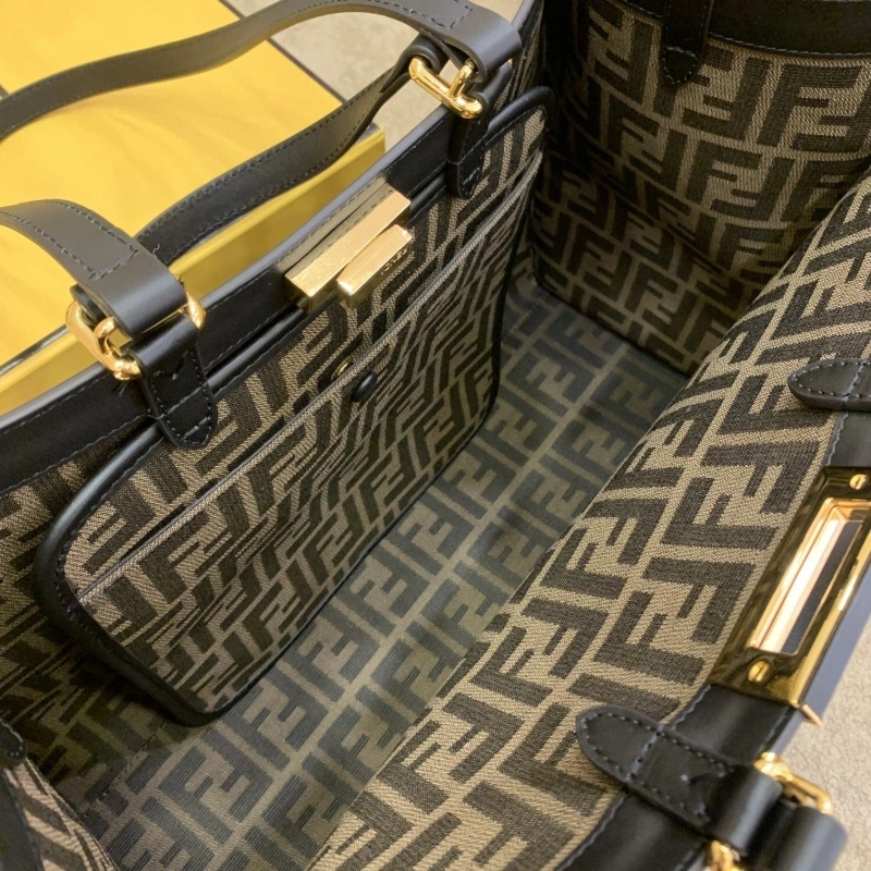 Fendi Shopping Bags 4370-0335