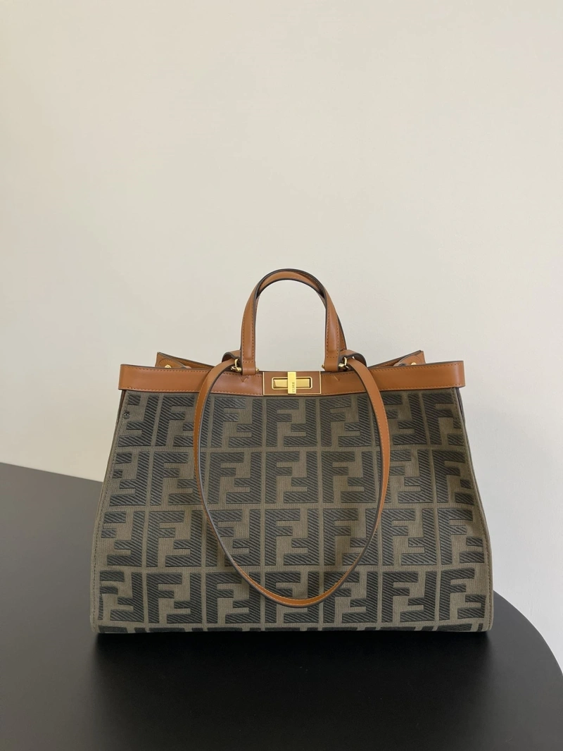 Fendi Shopping Bags 4370-0377
