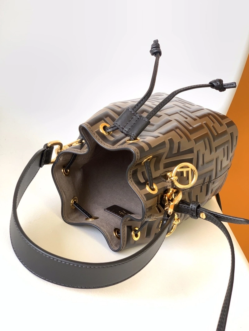 F**di bucket bags 4370-0384