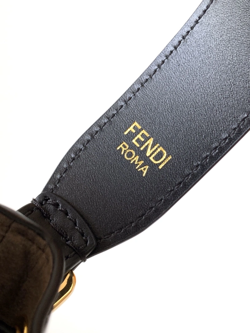 F**di bucket bags 4370-0384