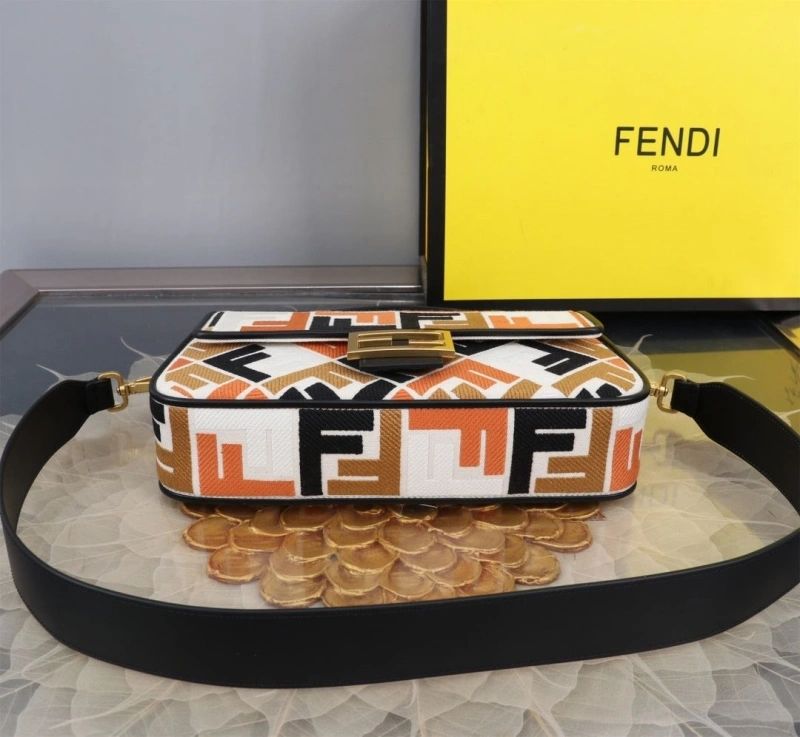 Fendi Baguette Bags 4370-0394