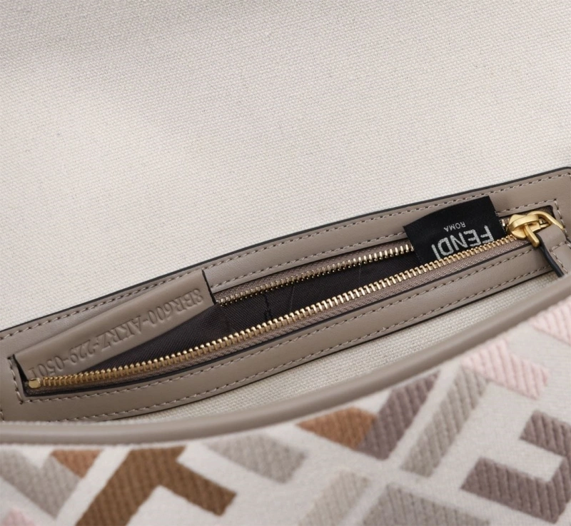 Fendi Baguette Bags 4370-0396