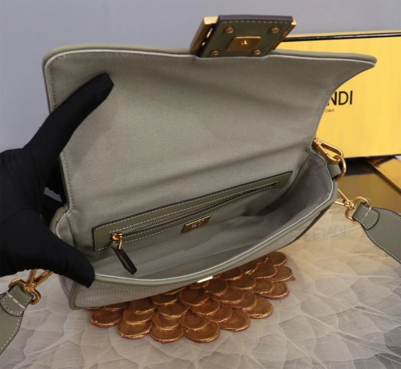 Fendi Baguette Bags 4370-0400