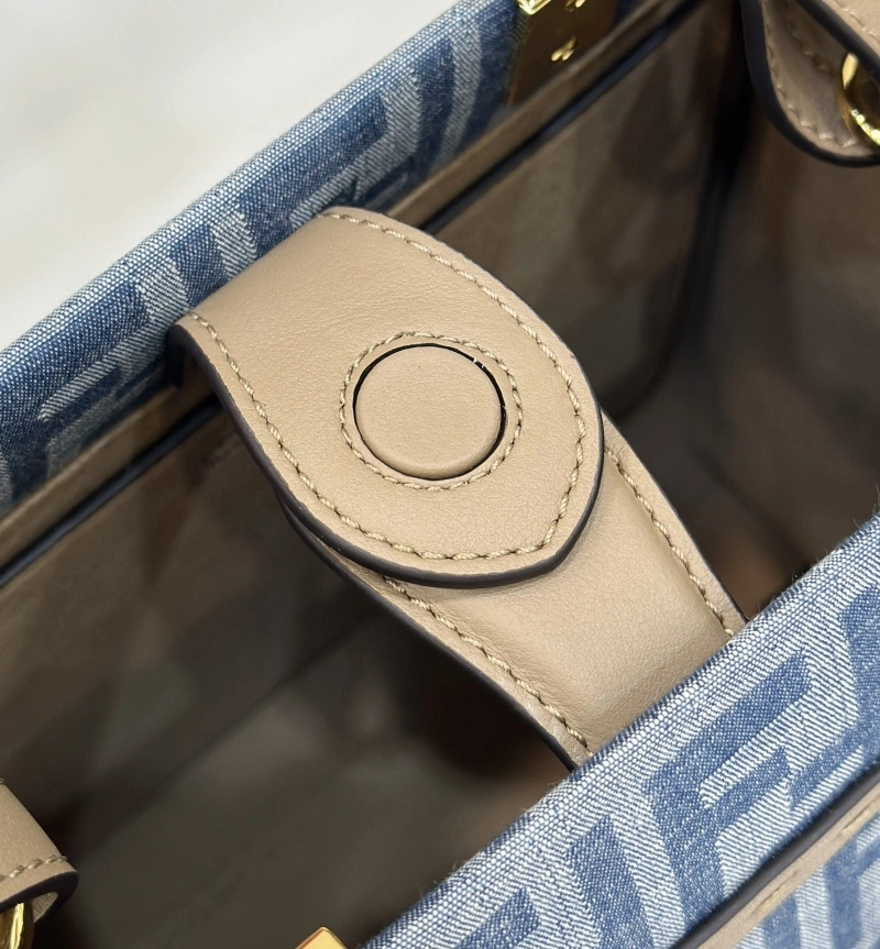 Fendi Shopping Bags 4370-0621