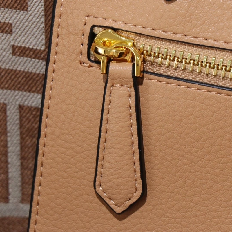 Fendi Shopping Bags 4370-0642