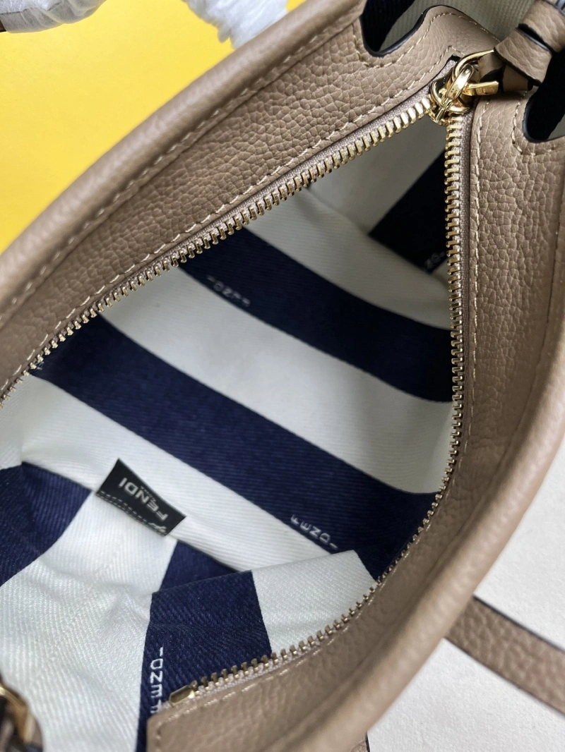 Fendi Shopping Bags 4370-0669