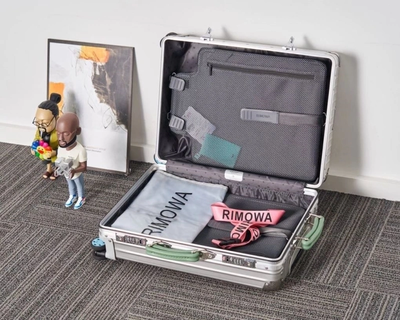 R1m0wa suitcase 4461-0052