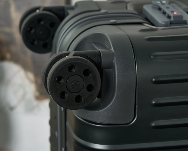 R1m0wa suitcase 4461-0236