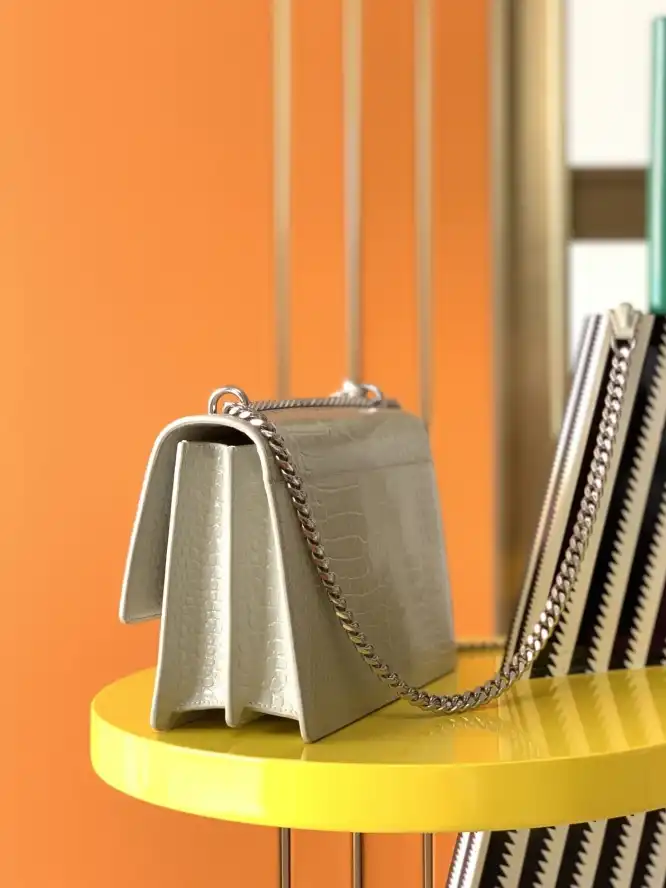 Gvc*1 satchel bags 4837a-0027